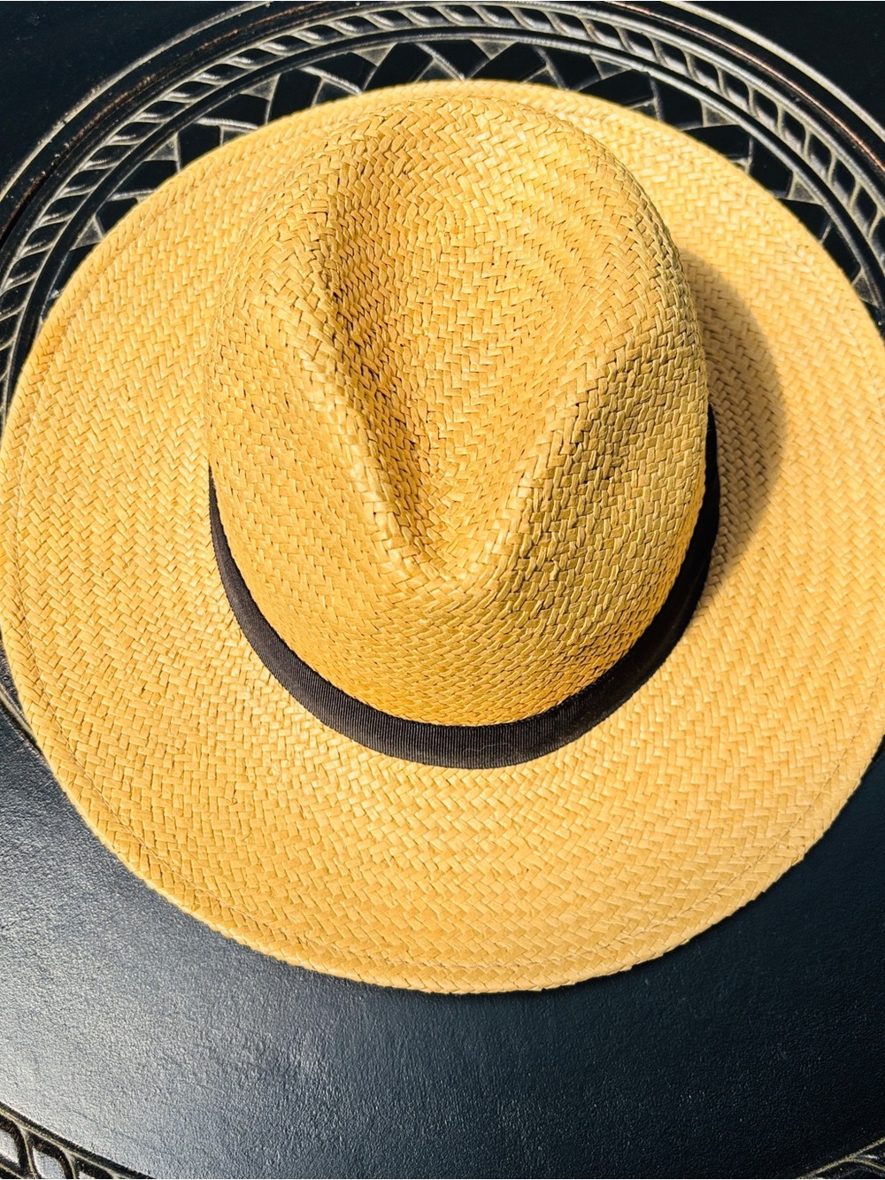 Auxiliary Aritzia Yellow Straw sun hat with Black Band